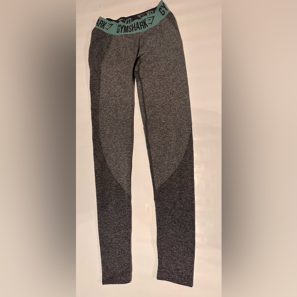 EUC Gymshark Leggings Grey and Teal  - Size Small 7/8 length